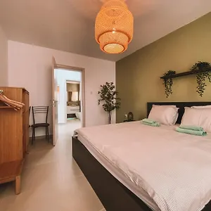 exclusive-paceville-new-3-bedrooms-apartment.hotelssaintjulians.com/